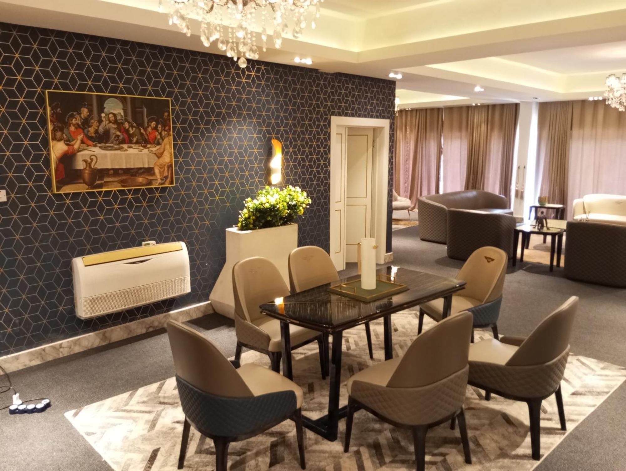 Sujimoto Residences Macdonald Lagos Buitenkant foto