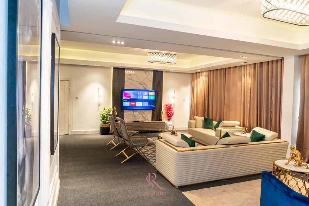 Sujimoto Residences Macdonald Lagos Buitenkant foto