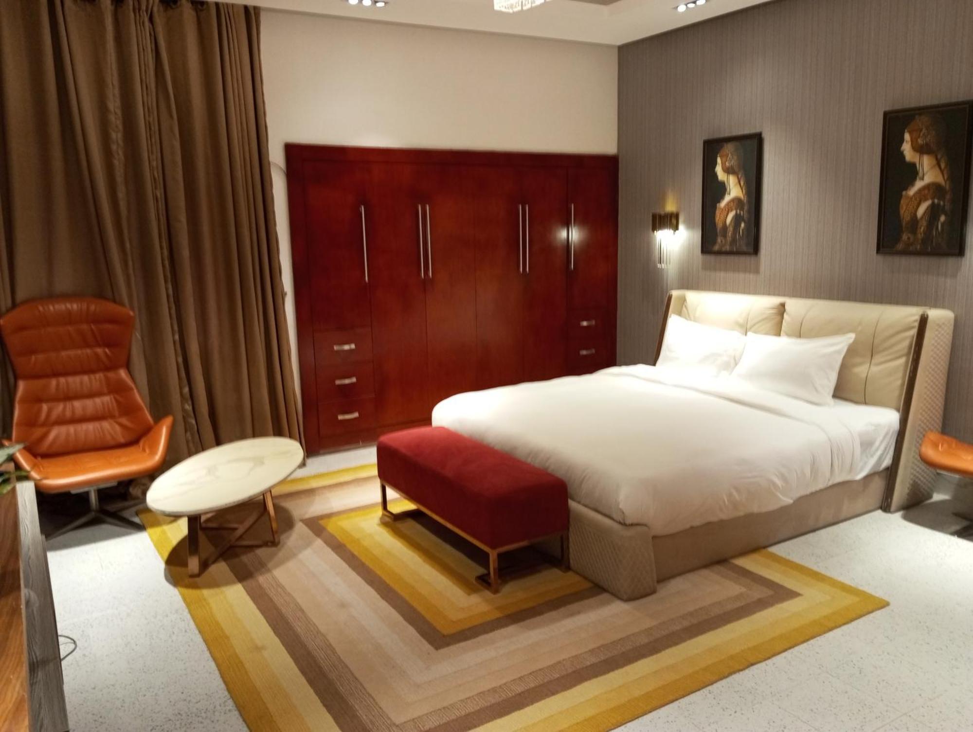 Sujimoto Residences Macdonald Lagos Buitenkant foto
