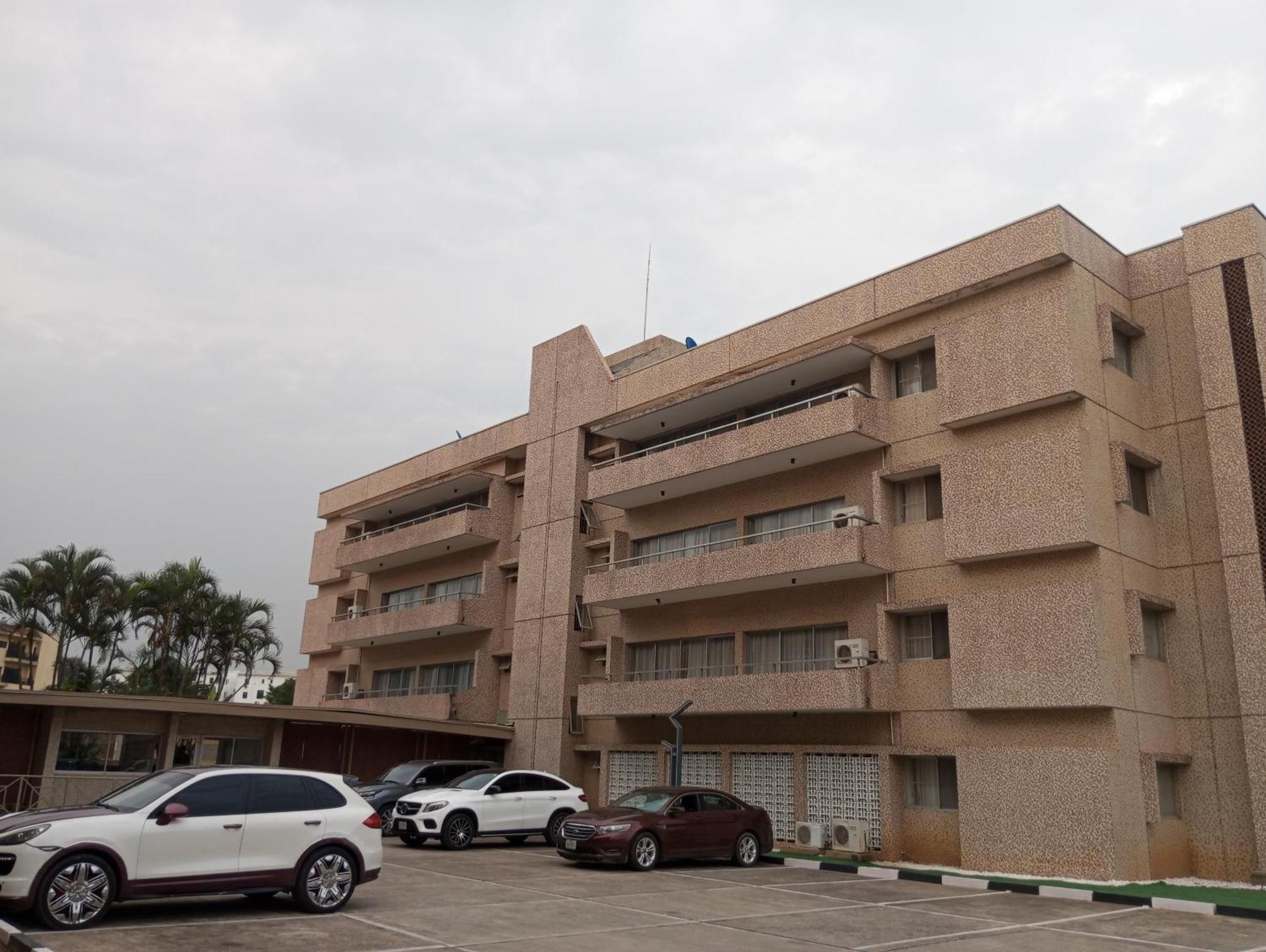 Sujimoto Residences Macdonald Lagos Buitenkant foto
