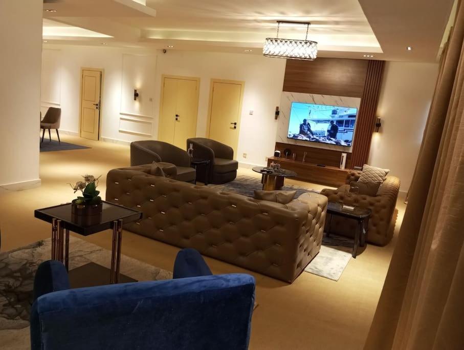 Sujimoto Residences Macdonald Lagos Buitenkant foto