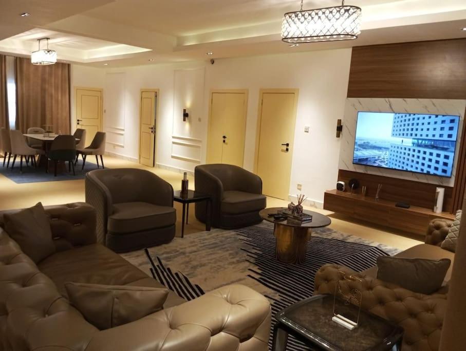 Sujimoto Residences Macdonald Lagos Buitenkant foto