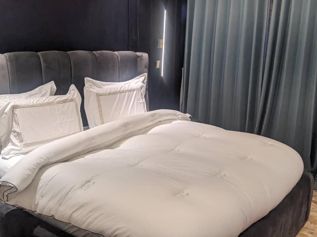 Sujimoto Residences Macdonald Lagos Buitenkant foto