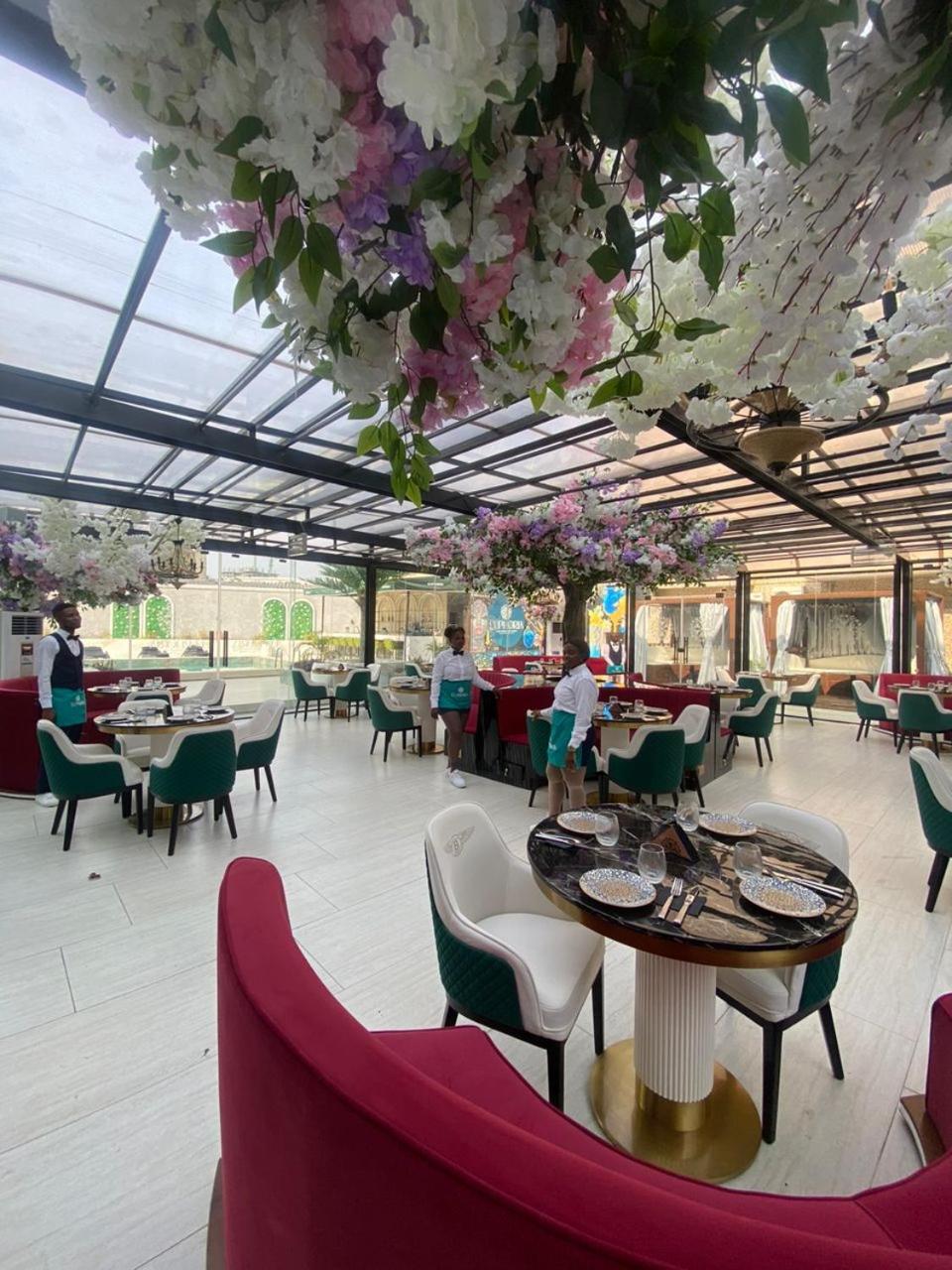Sujimoto Residences Macdonald Lagos Buitenkant foto