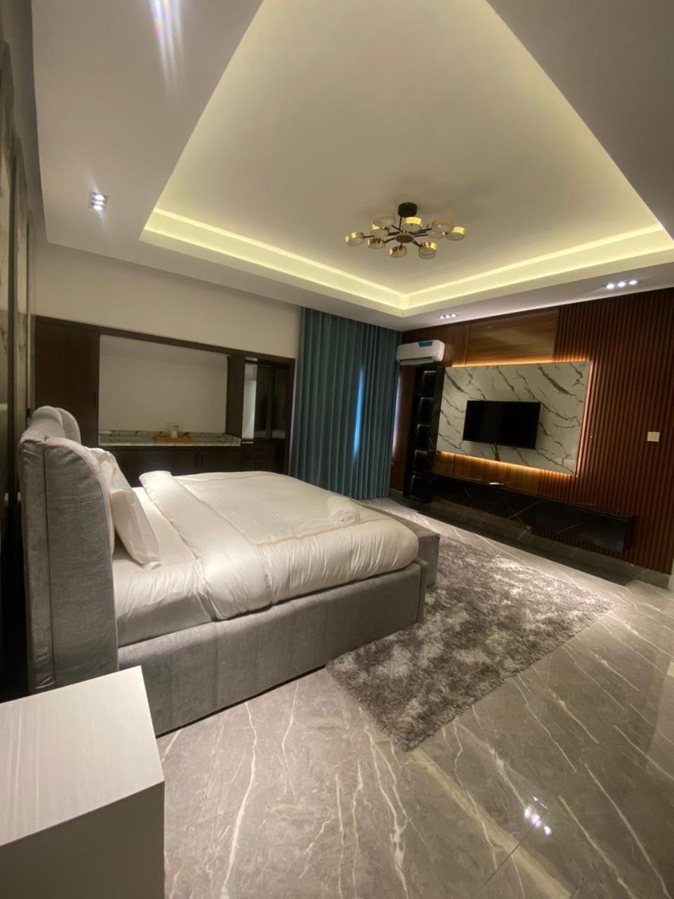 Sujimoto Residences Macdonald Lagos Buitenkant foto