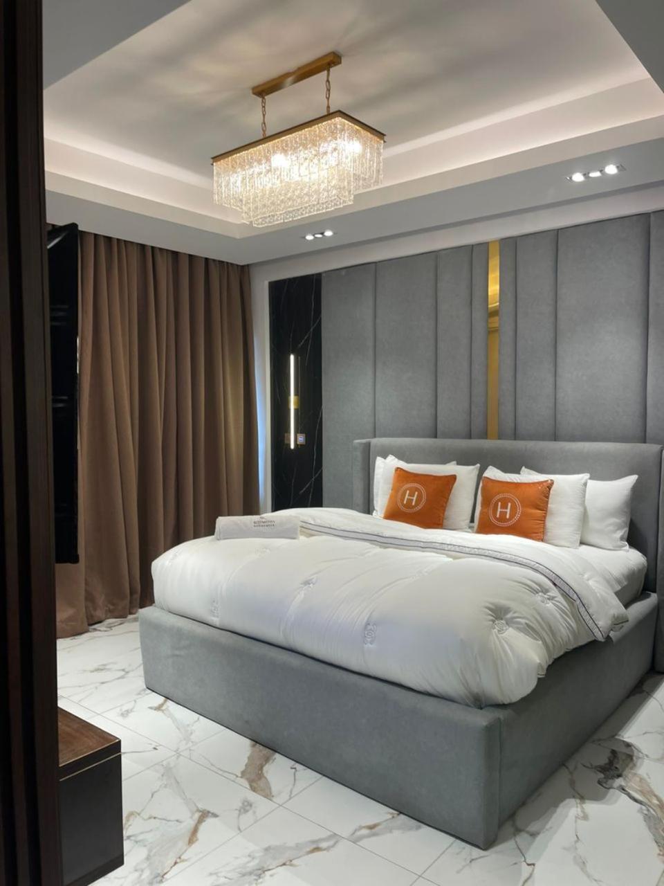 Sujimoto Residences Macdonald Lagos Buitenkant foto